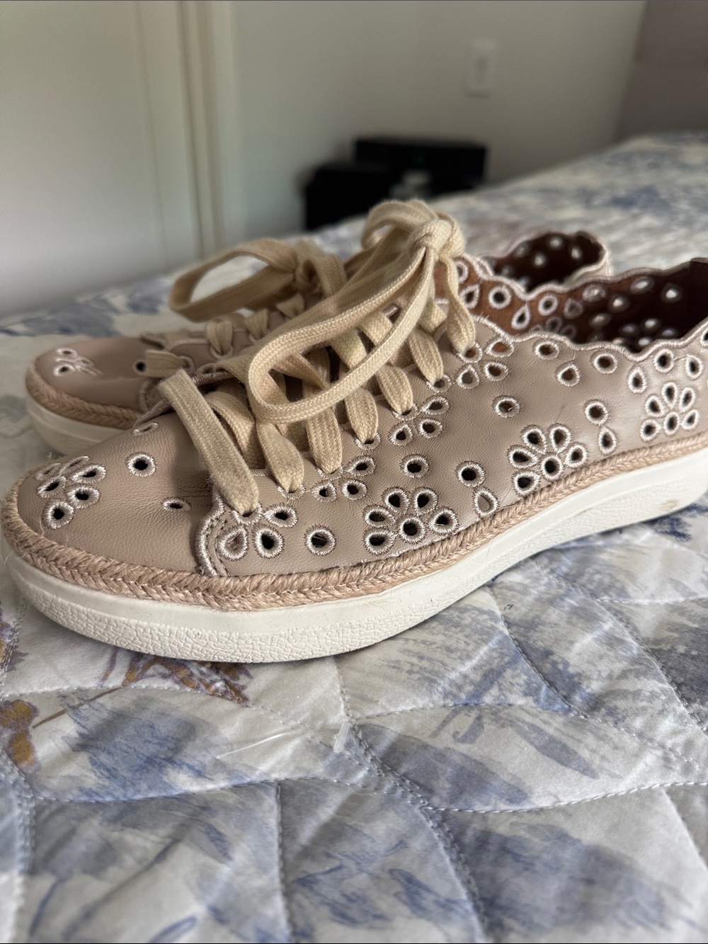 Women's Cream Eyelet Lace-Up Platform Sneakers